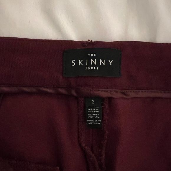 White House Black Market Skinny Ankle Pants in burgandy - Picture 4 of 4